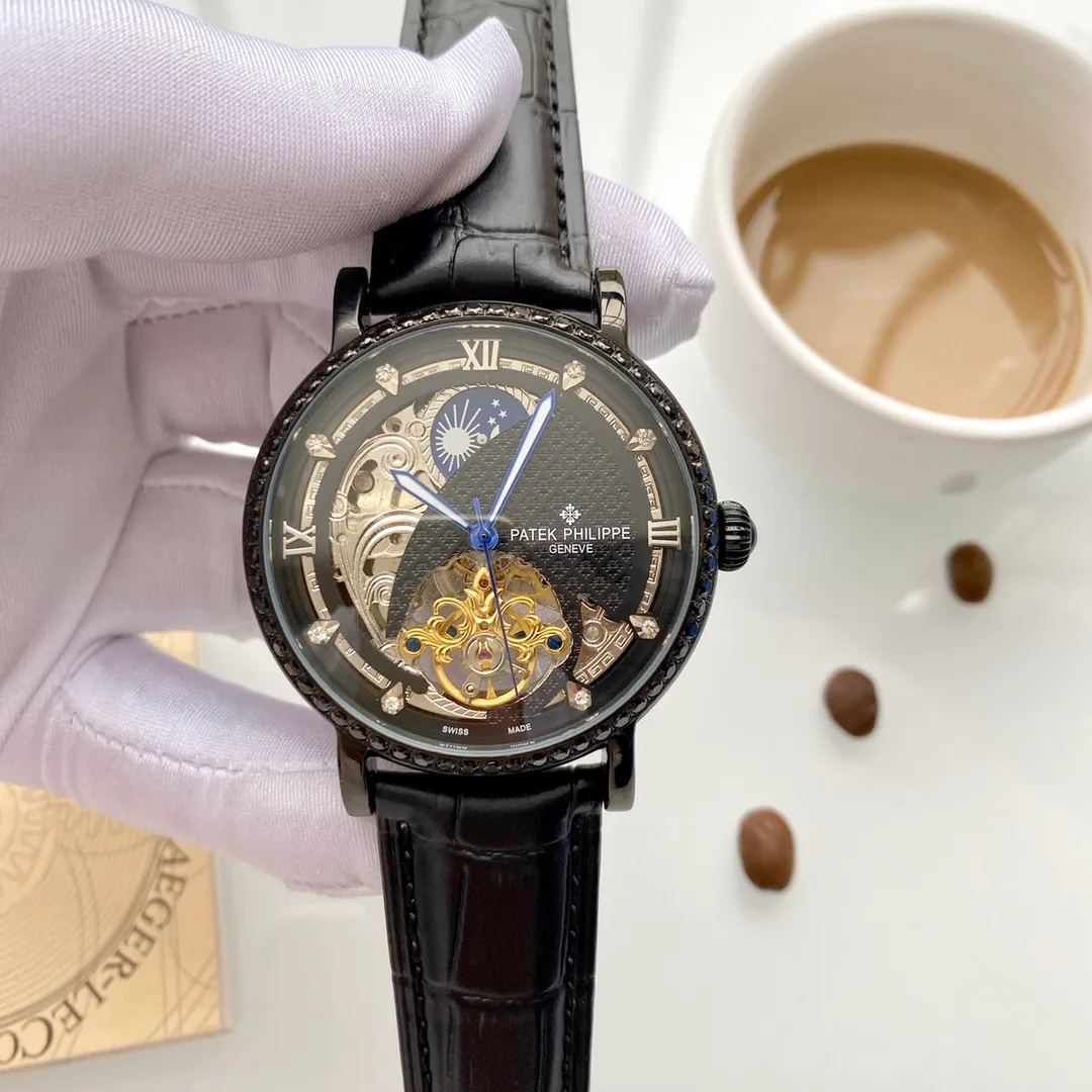 【Foreign Trade Import】💰1720! Patek Philippe (top quality, outstanding debut) 🎉🎉 [Type]: Boutique men's watch (top) exquisite quality [Strap]: Genuine leather strap (durable) [Movement]: Top mechanical movement (stable) [Material]: Mineral super strong mirror (wear-resistant) Exquisite quality Generous style Excellent temperament Wisdom and exclusivity [Size]: 43mm in diameter and 12mm in thickness Hot sale on the market! Welcome to reprint!